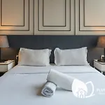Ceylonz Suites By Plush